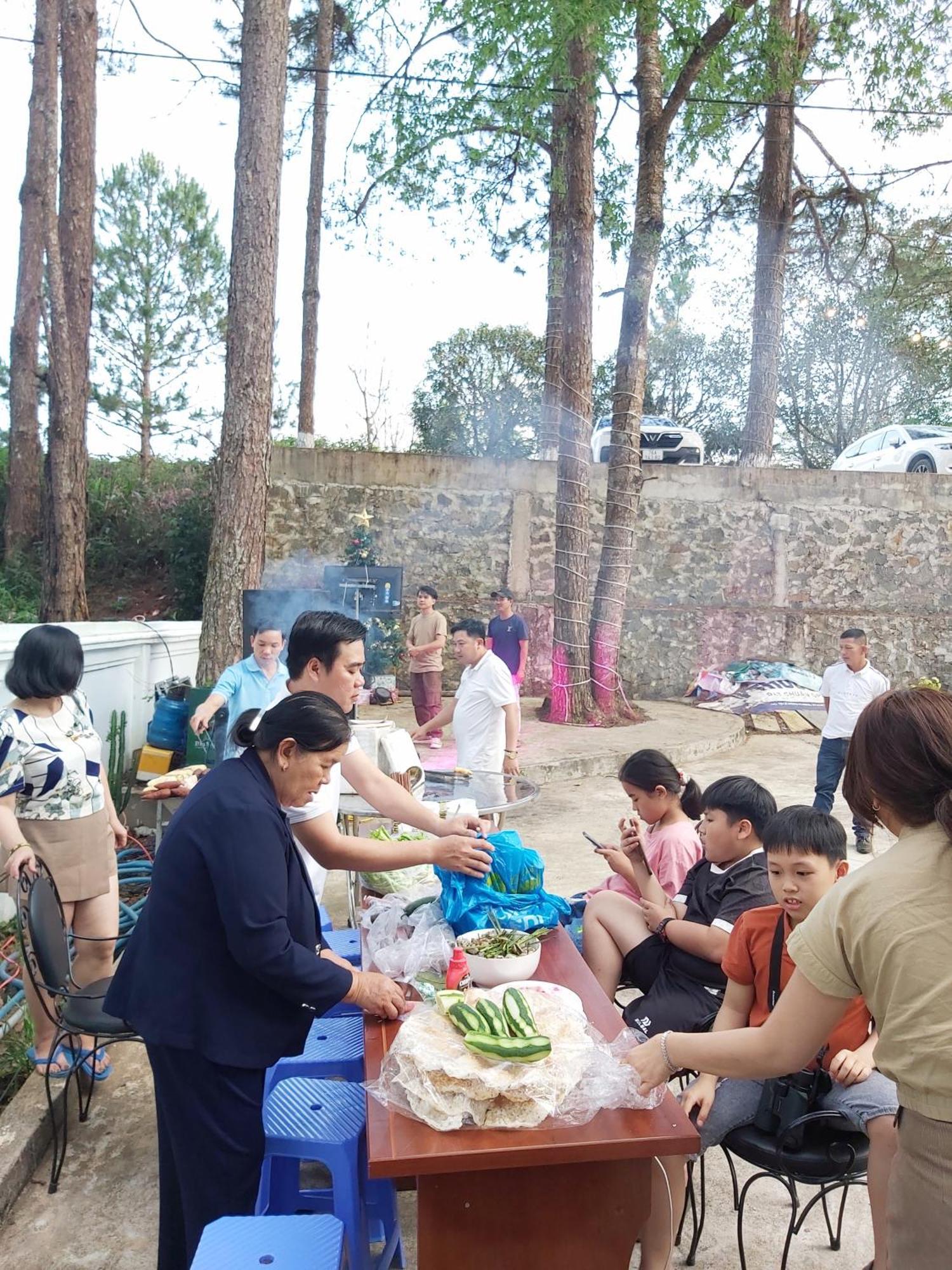 Hotel Khach San Hung Viet Tỉnh Kontum Exteriér fotografie
